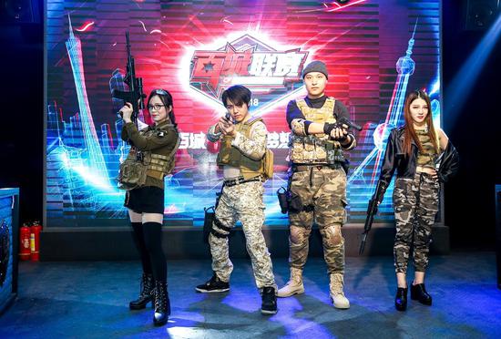 Mouz 和 Vitality 晋级 BLAST Open 春季 2025 淘汰赛